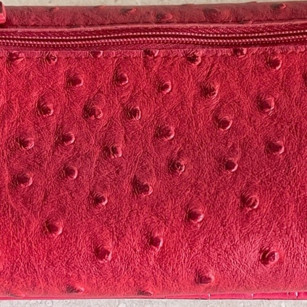 Buxton Red Ostrich Faux Leather Style Wallet - EUC - Picture 3 of 10